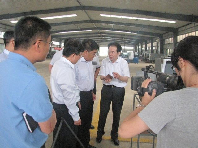 邹城市委常委、常务副市长丰家雷到落陵调研指导工作