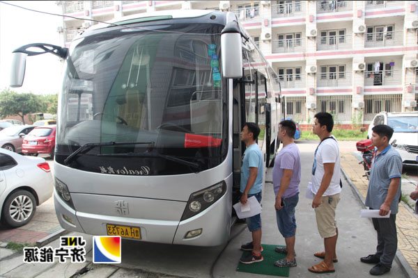 体检车开到了义桥煤矿矿井口