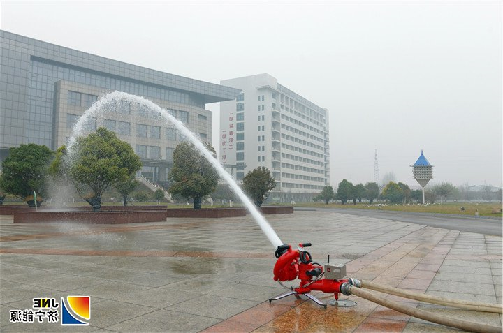 2018年12月21日，高科技消防装备正式亮相安居煤矿应急疏散和灭火演练(陈继德摄）--消防移动电磁水炮.jpg