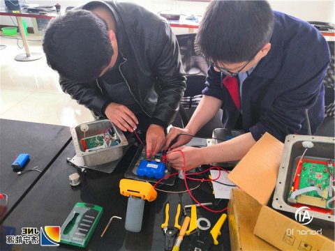 安居煤矿开展压力传感器自修工作，节约资金近6万元