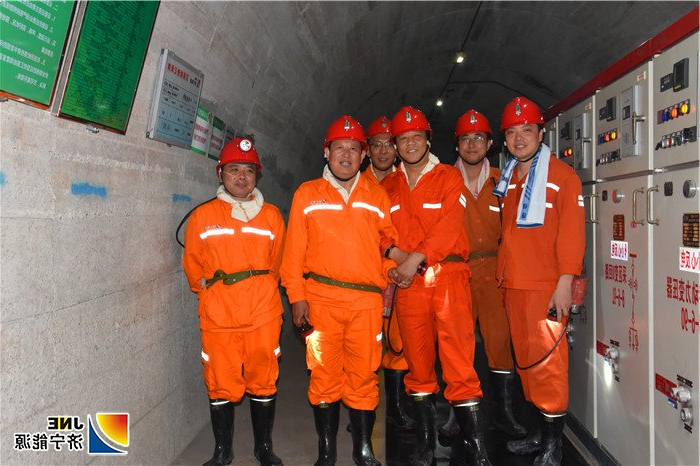 2019年6月2日，上海旗升电气股份有限公司董事长綦联声一行到安居煤矿考察交流(周长龙摄）2.jpg