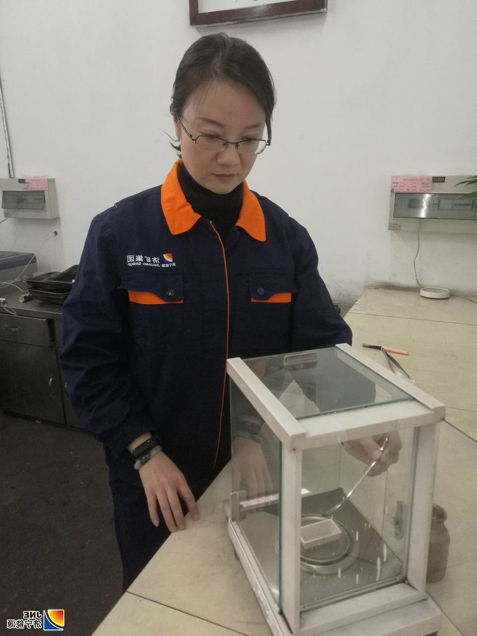 1572832844832880.jpg 2019年11月1日,爱岗敬业方显状元本色--集团公司技术比武煤质化验状元-国慧).jpg