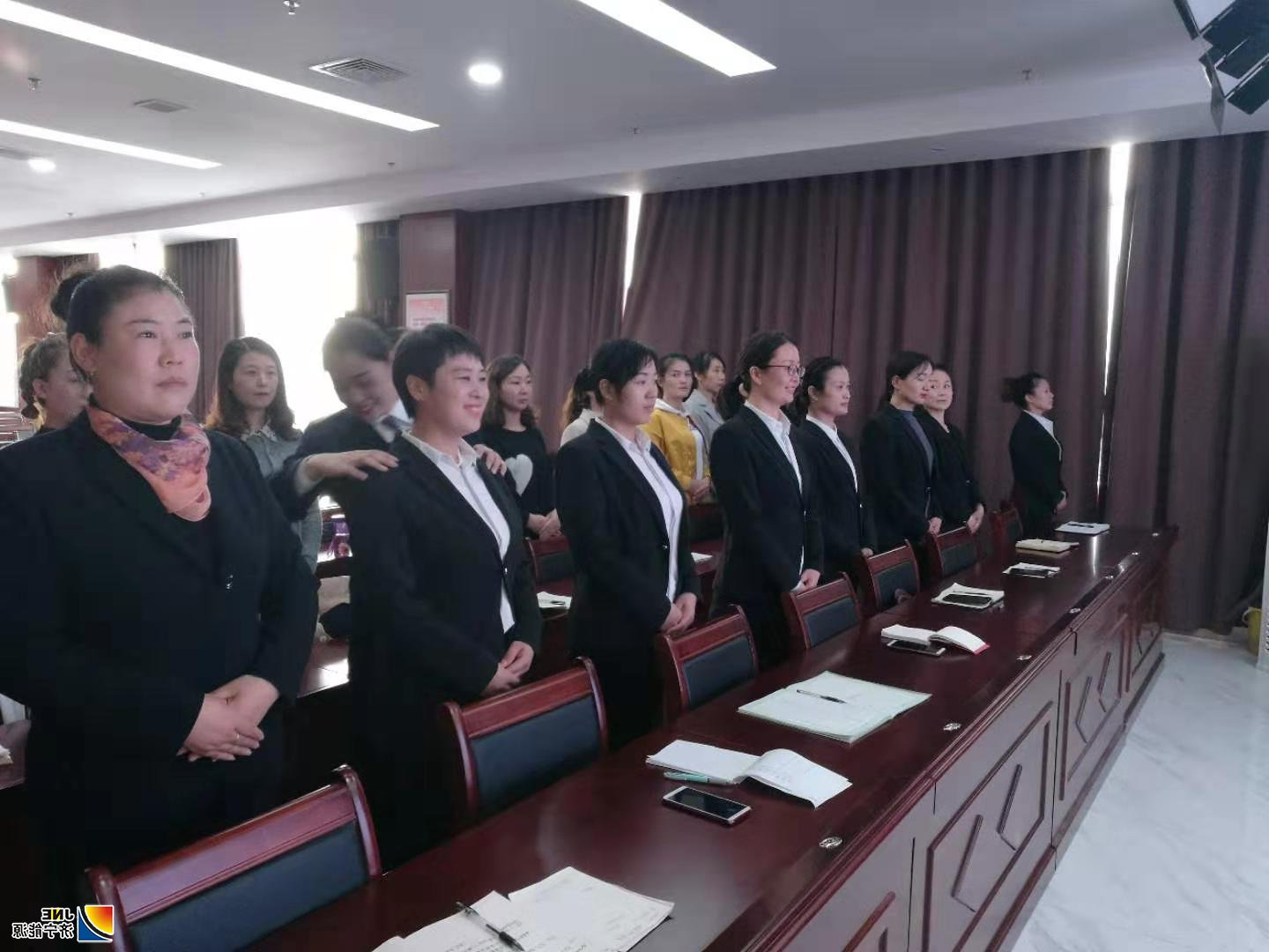 2019年10月27日，运河煤矿加强礼仪培训提升服务能力（孟凡东 祝传印 孟凡婷） (2).jpg