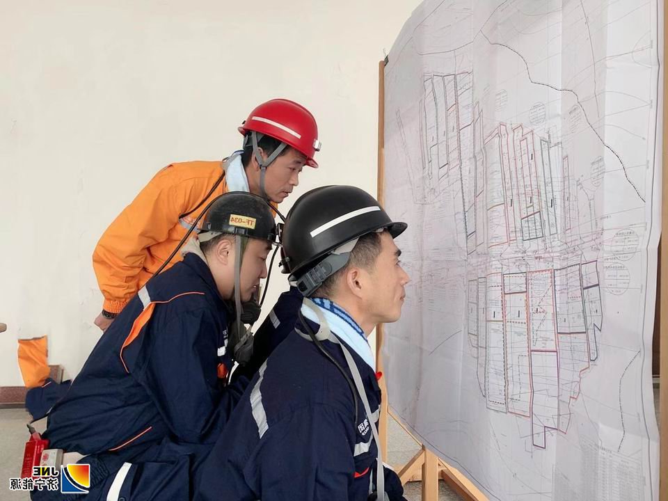 1573440837812999.jpg 周彦昌工作中1(摄影:闫琳琳).jpg