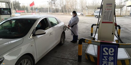 疫情来临 他们冲到第一线