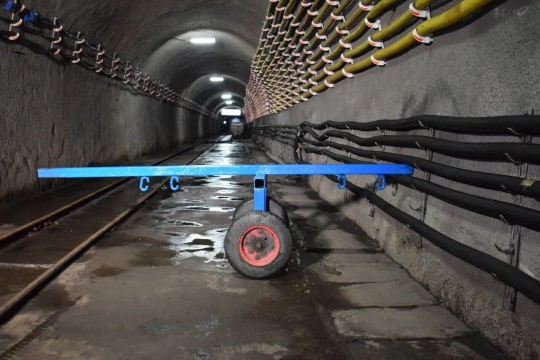 金桥煤矿自制运输平衡车 打通运输环节最后30米