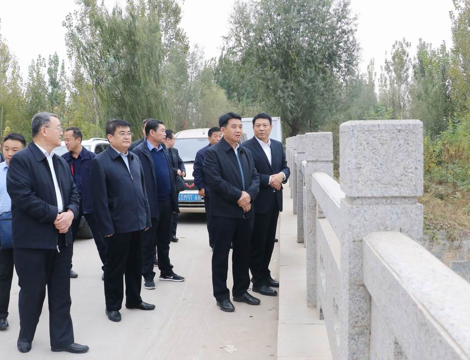 1603868658368432.jpg 丁永民一行到济矿物流公司参观调研.jpg