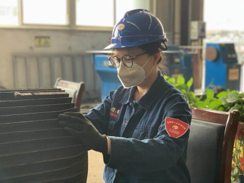 阳城煤电群监员“亮身份”促安全