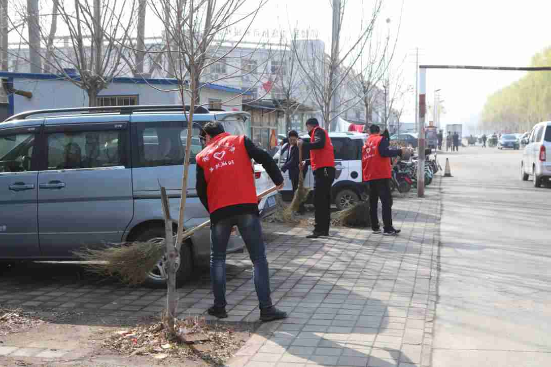 阳城煤电：开展“擦亮阳城 美化家园”主题志愿者活动  (3).jpg