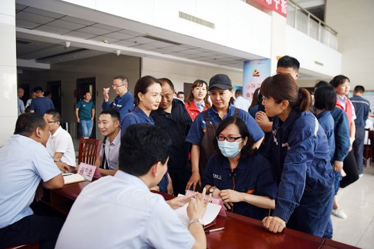 金桥煤矿开展“6·16安全生产宣传咨询日”活动