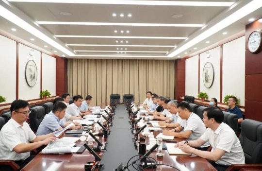 董波带队赴中国铁路济南局集团协调对接龙拱港铁路专用线相关事宜