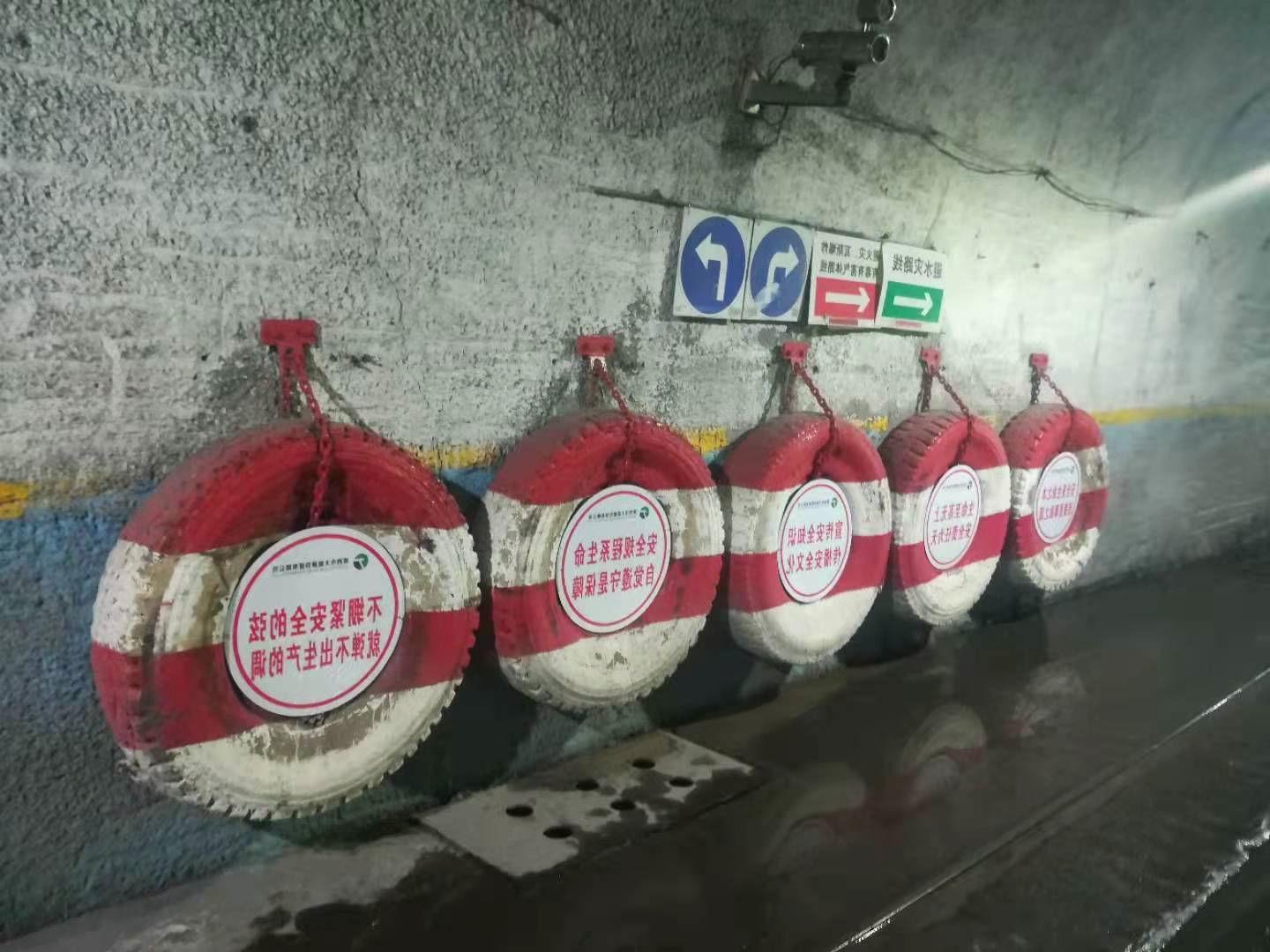 2021年9月17日朱家峁煤矿自制防撞缓冲装置安全效果好（李园园摄） (1).jpg