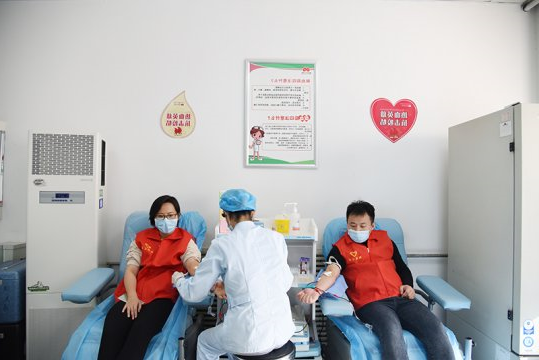 鲲鹏公司组织志愿者无偿献血