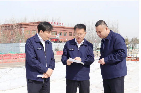 王崇景到龙拱港调研项目建设情况