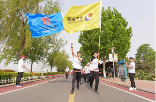 济宁能源发展集团沉浸式“亮比争”激活党建“一池春水”