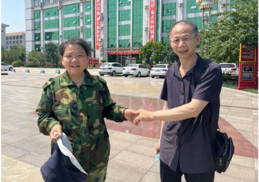 雷锋在身边丨拾金不昧的“活雷锋”说：我是义桥煤矿人！