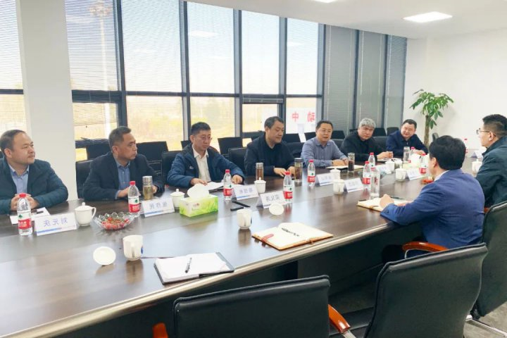 市国资委领导带队到鱼台中泰煤化洽谈合资合作，助力新能源船舶产业