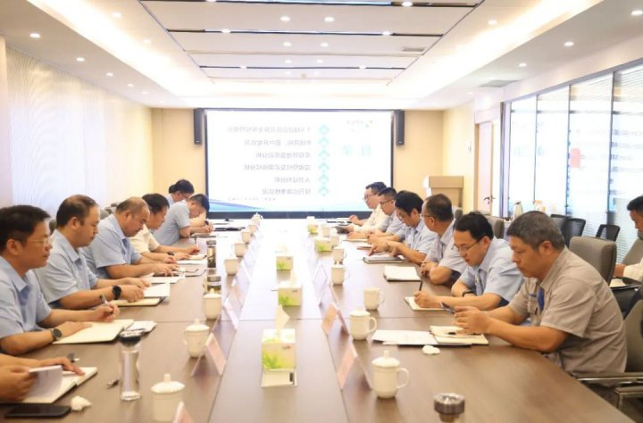 王崇景到精密制造产业园调研指导工作