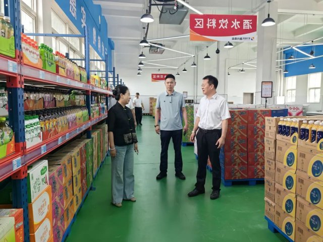 王崇景到融兴大集、海纳科技调研指导工作