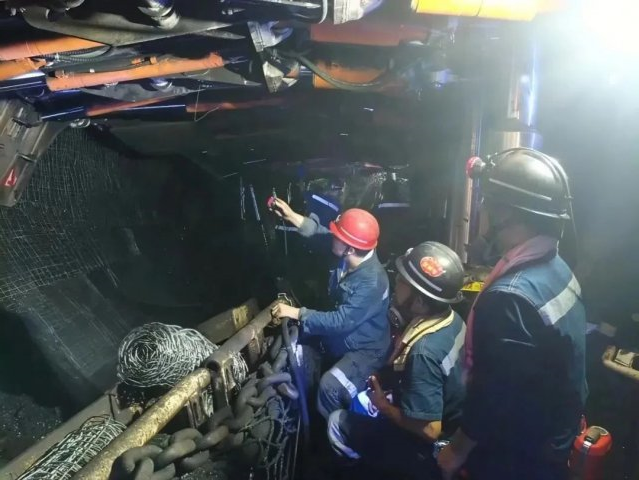 阳城二号井组织新分大学生一线跟班实践，助推技术能力跃升